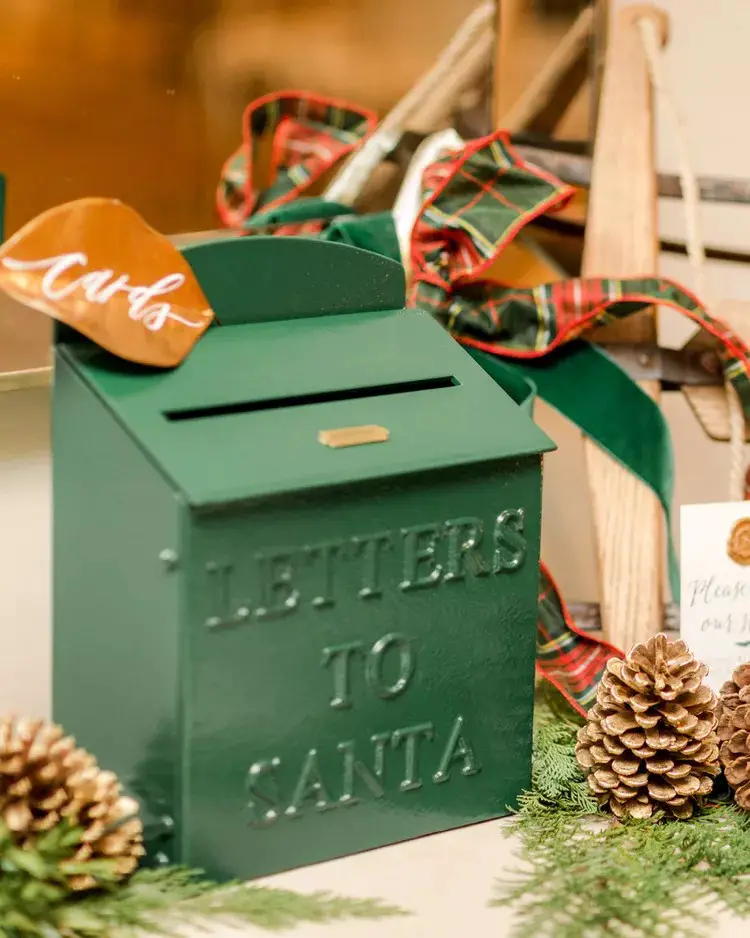 Christmas Crackers as Favours