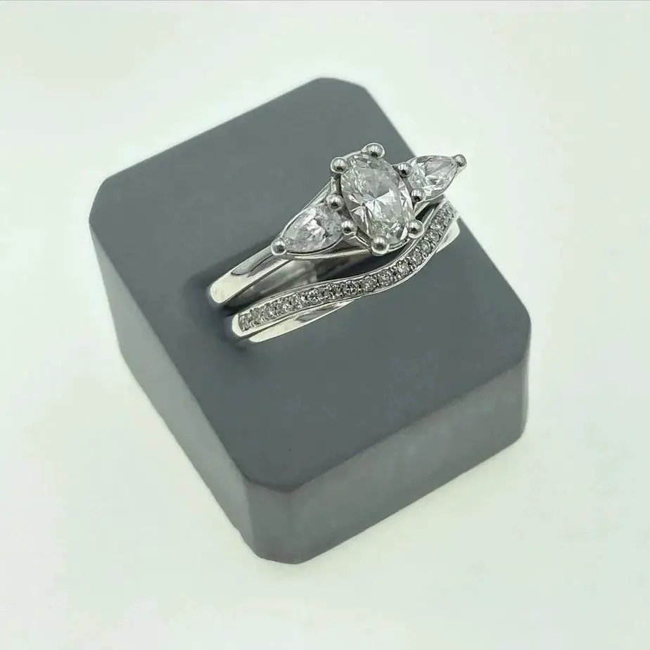 Pointed Wedding Band