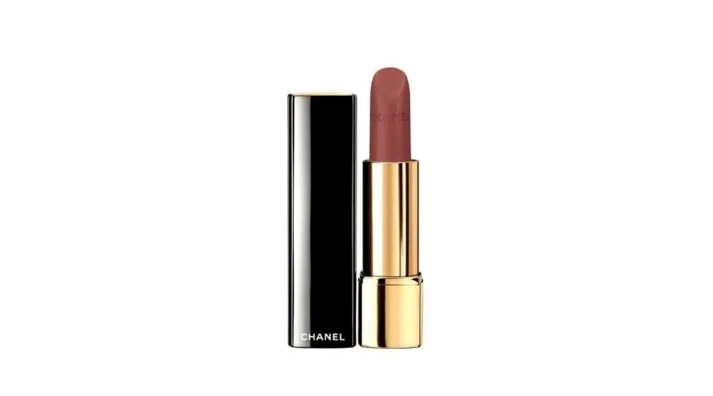 Brown-Toned Nude: Fenty Beauty Stunna Lip Paint Longwear Fluid Lip Color in Unveil