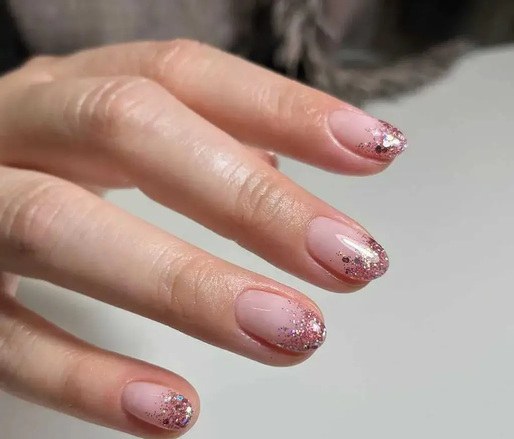 Ros Nails are the Sweetest Summer Look For Brides