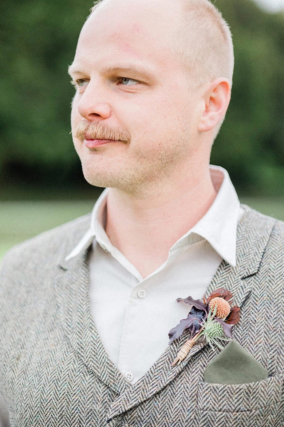 17 Bold Buttonhole Ideas for Grooms